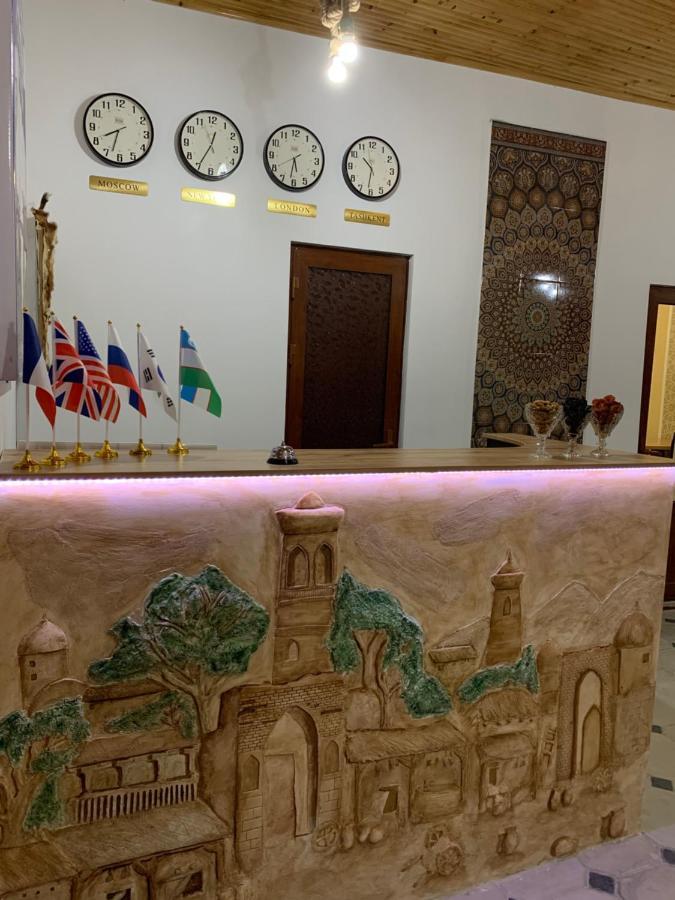 Old Safari Golden Location Guest House Bukhara Esterno foto