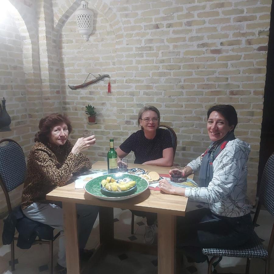 Old Safari Golden Location Guest House Bukhara Esterno foto