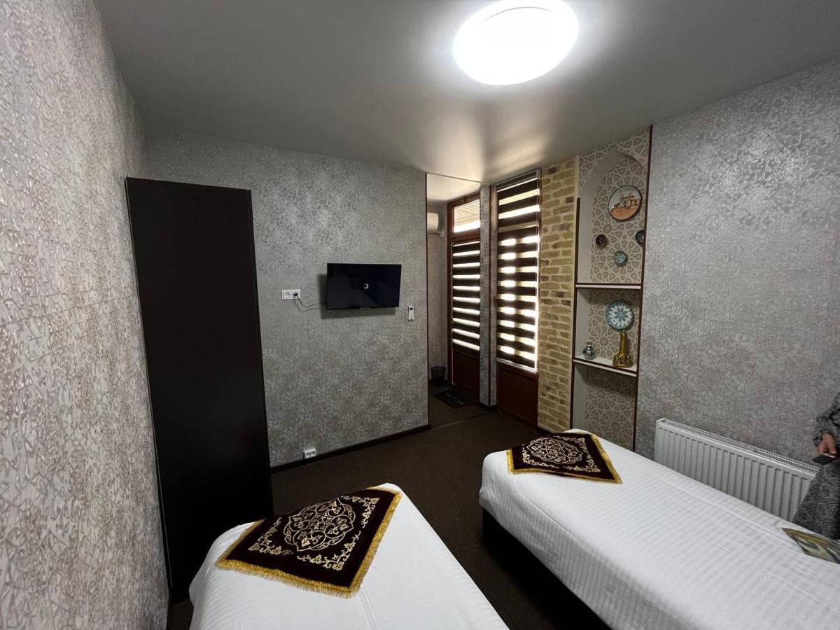 Old Safari Golden Location Guest House Bukhara Esterno foto