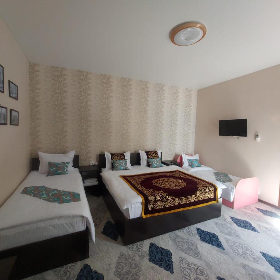 Old Safari Golden Location Guest House Bukhara Esterno foto