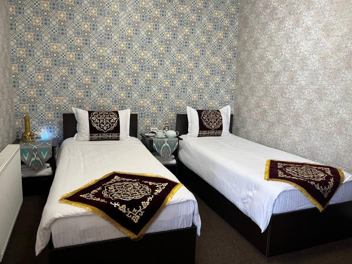 Old Safari Golden Location Guest House Bukhara Esterno foto