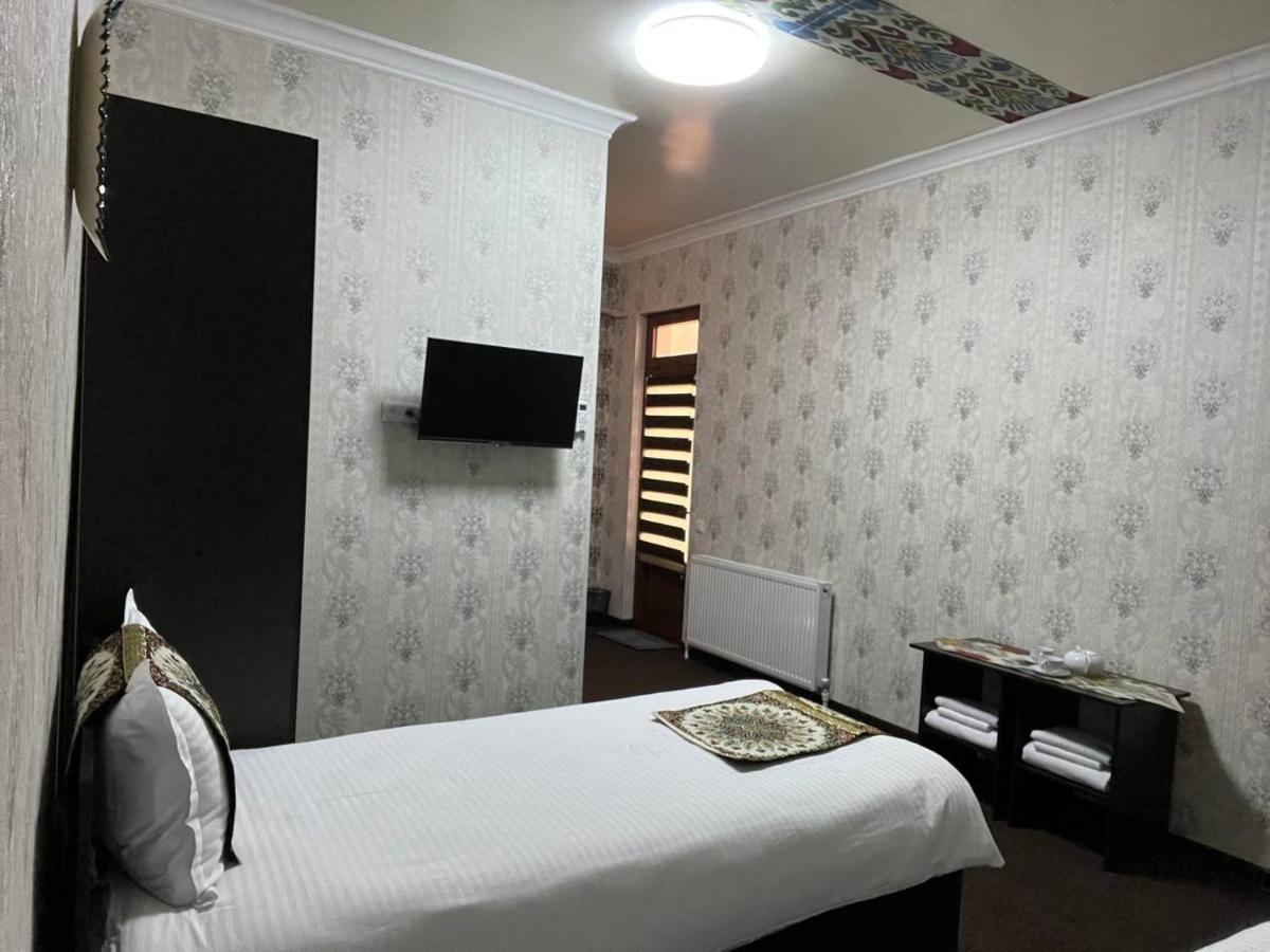 Old Safari Golden Location Guest House Bukhara Esterno foto