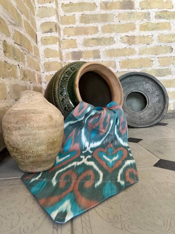 Old Safari Golden Location Guest House Bukhara Esterno foto