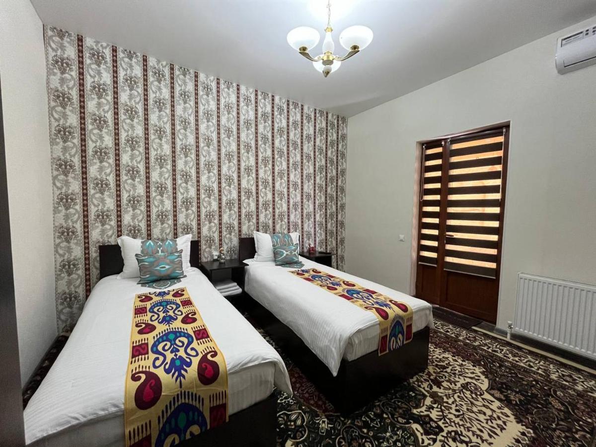 Old Safari Golden Location Guest House Bukhara Esterno foto