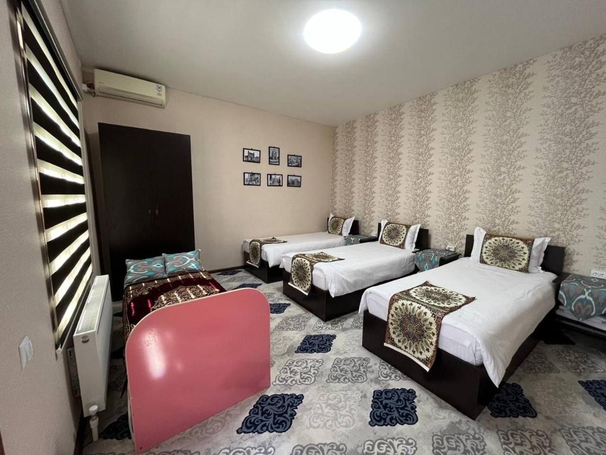 Old Safari Golden Location Guest House Bukhara Esterno foto