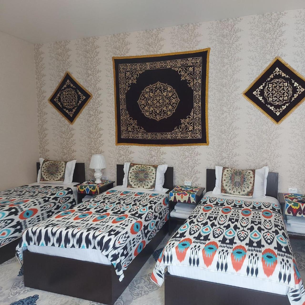 Old Safari Golden Location Guest House Bukhara Esterno foto