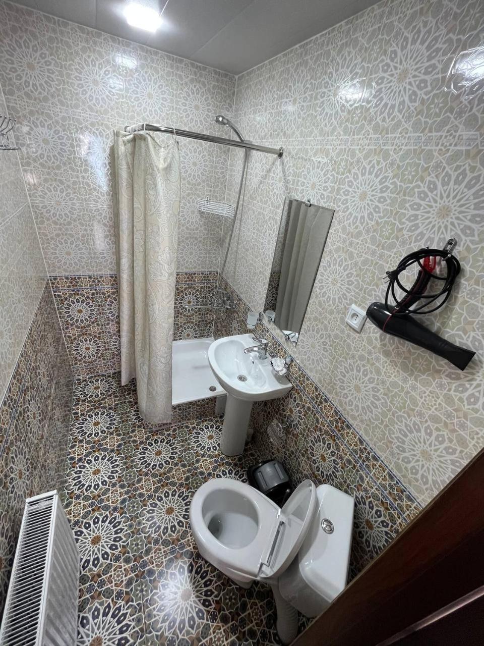 Old Safari Golden Location Guest House Bukhara Esterno foto